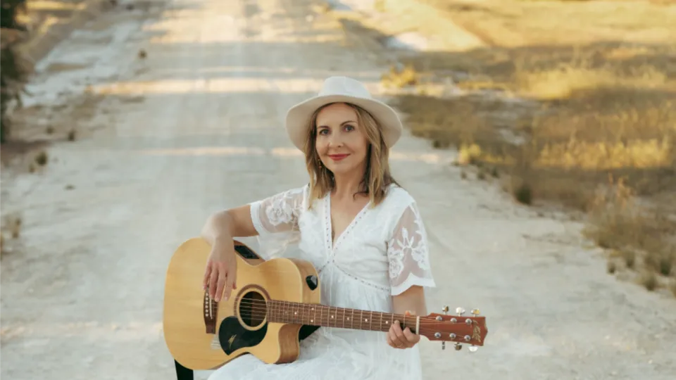 Katie McMahon performing